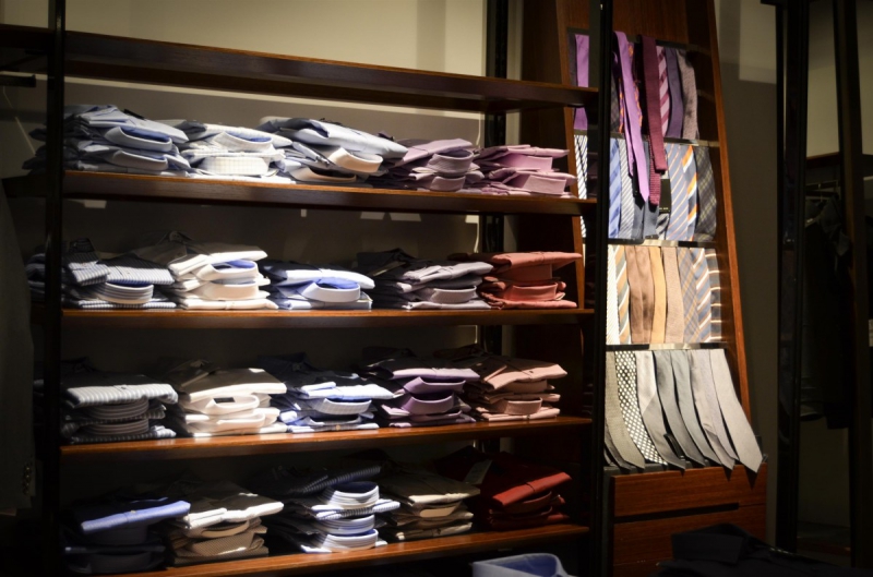 ecommerce-COARAZE-min_shirts_exhibition_shop_shopping_shelf_buy_business_clothing-940715